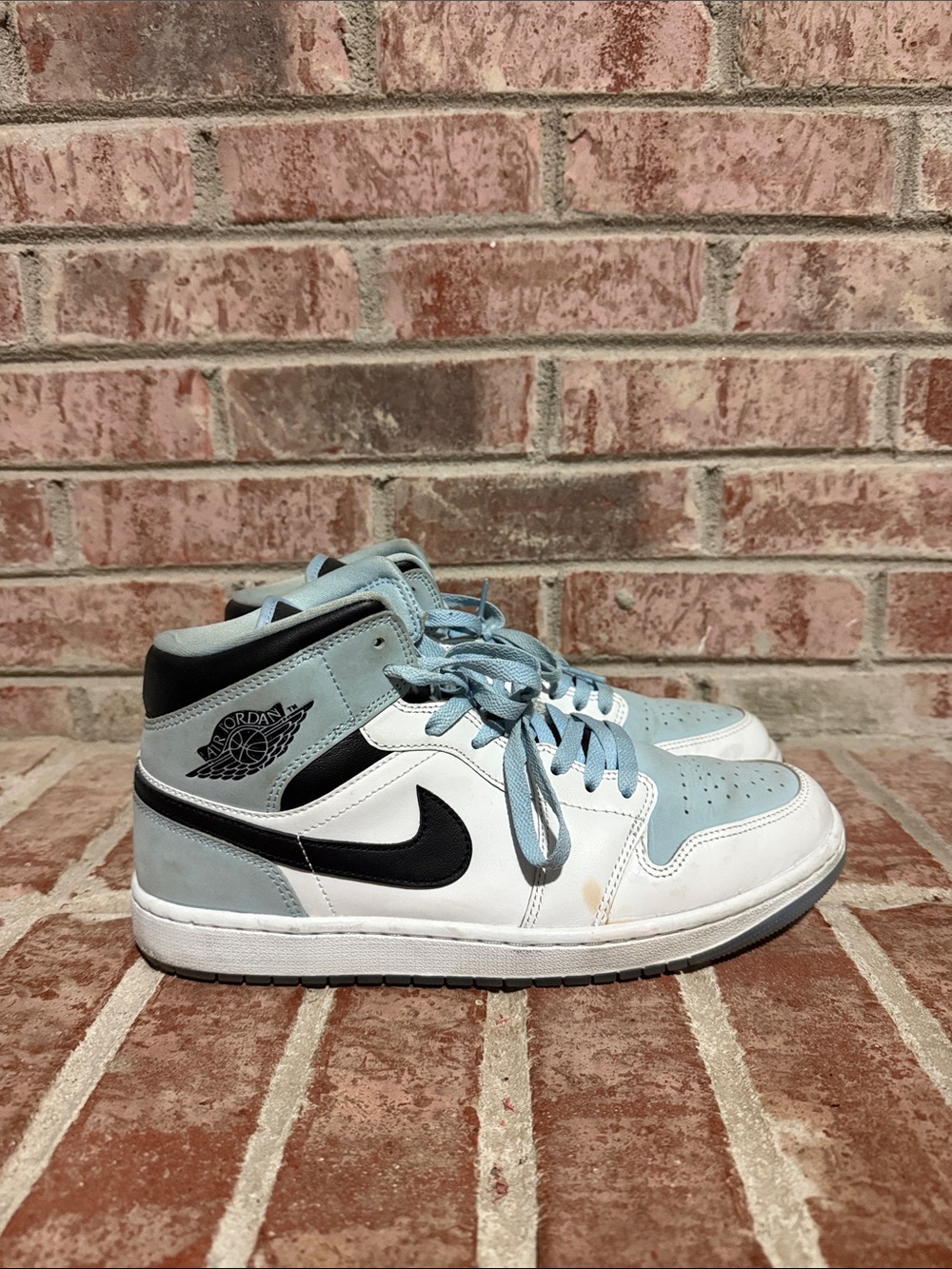 Mens Jordan 1 mid “ice blue” sneaker size 10